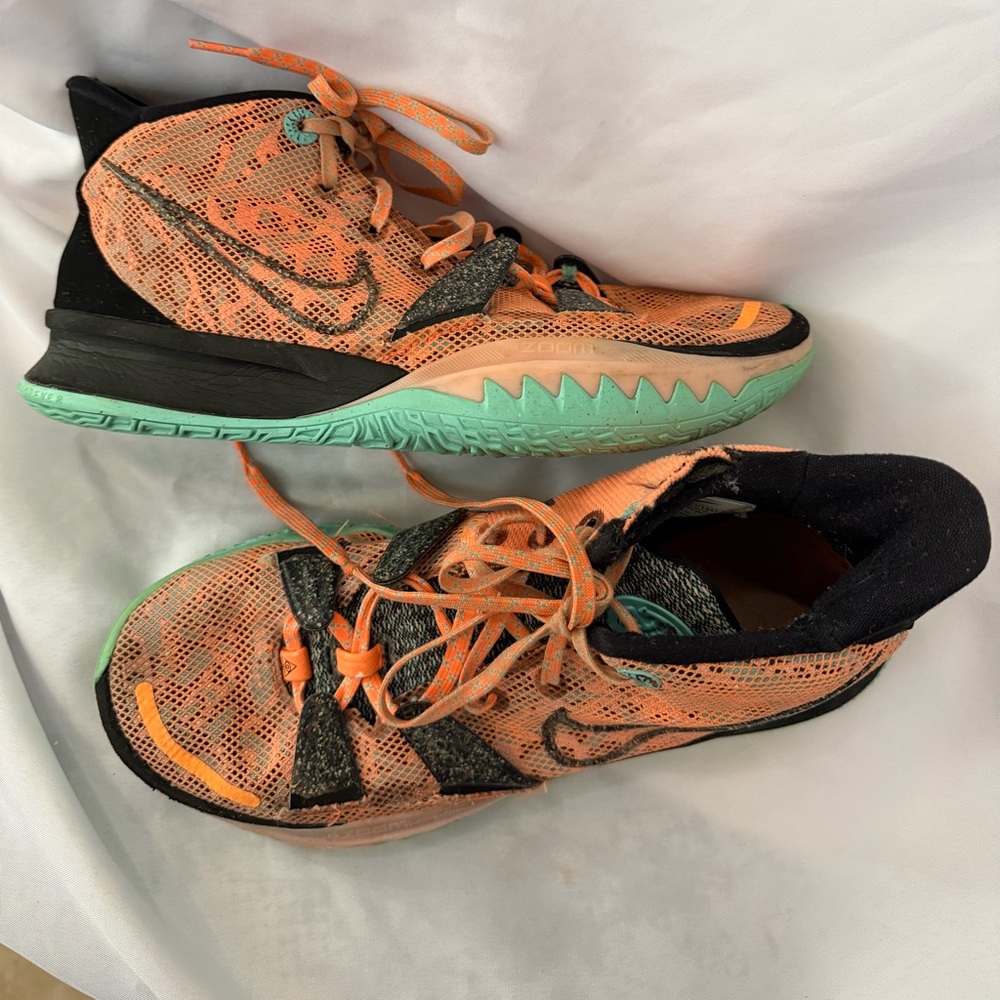 Nike Kyrie 7 Play For The Future All Star Sneakers View 2